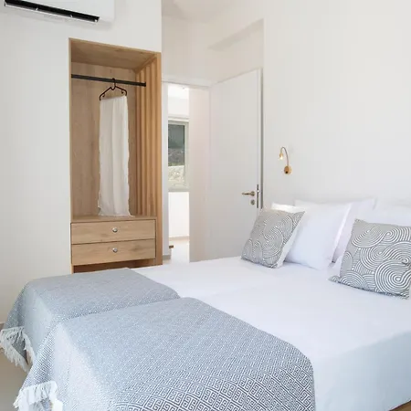 Sophia-private Sea Access Marantochori